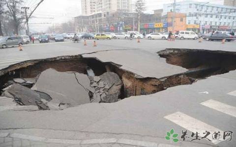 广东佛山路面塌陷 路面塌陷的原因有哪些