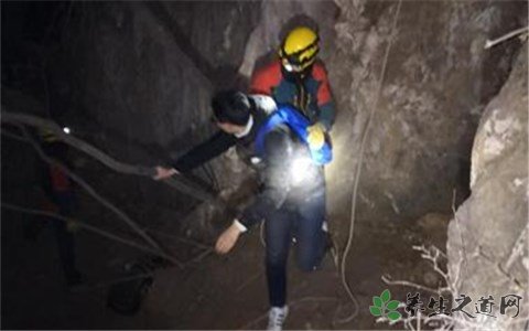 11驴友被困箭扣 登山被困怎么办