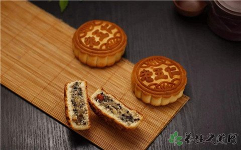 五仁月饼翻身 吃不完的月饼怎么处理