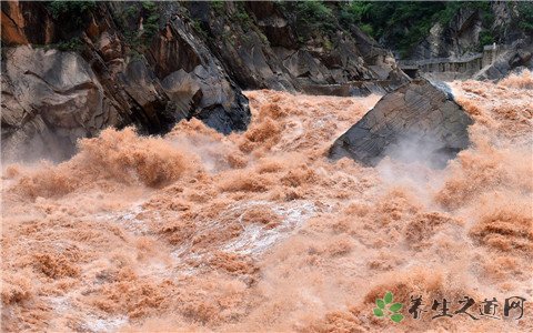 四川隧道口泥石流 泥石流逃生自救方法