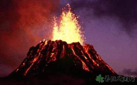 日火山爆发性喷发 火山喷发后如何逃生