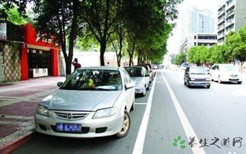 轿车停铁道旁 停车需要注意什么