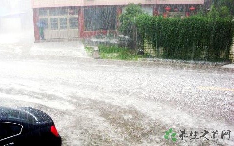 首都机场突降冰雹 冰雹天气的安全注意事项