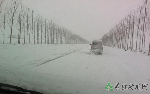 新疆伊犁暴雪 暴雪天气注意什么