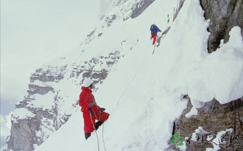 男子逃票被困雪山 登雪山的注意事项