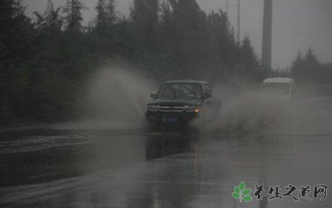 四川暴雨预警升级 暴雨天气要注意什么