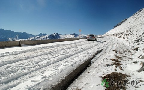 青海高速8米积雪 积雪寒冷天气要注意什么